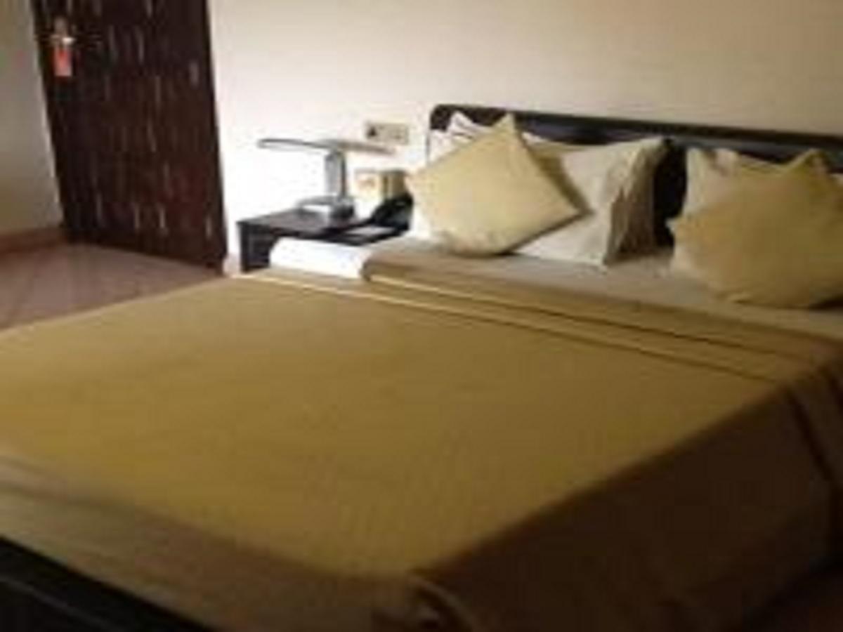M Plaza Hotel Accra Exterior photo