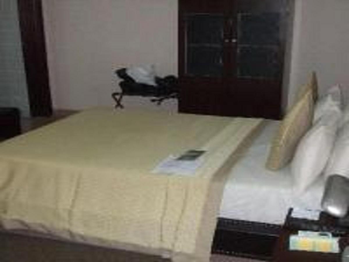 M Plaza Hotel Accra Exterior photo