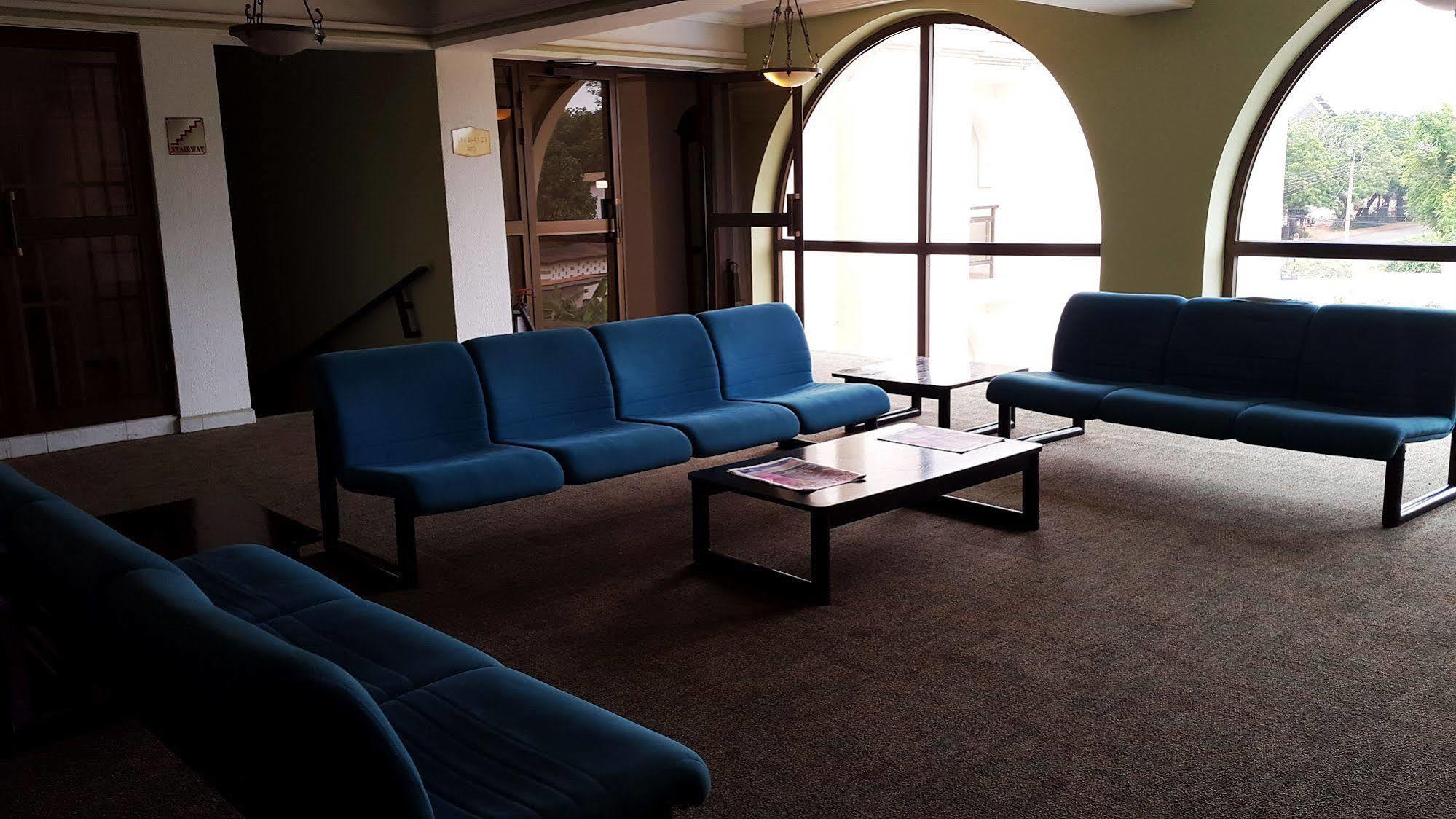 M Plaza Hotel Accra Exterior photo